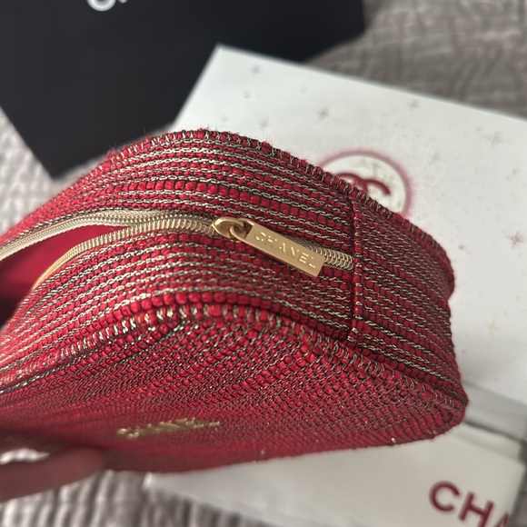 Chanel holiday cosmetic make up bag gift set - Picture 7 of 7
